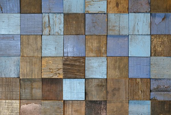 wandpaneele-holz-recycelt-altes-fass-lackiert-blue-horizons