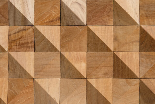 wandpaneele-holz-teak-gewachst-geschickt-geknickt-front