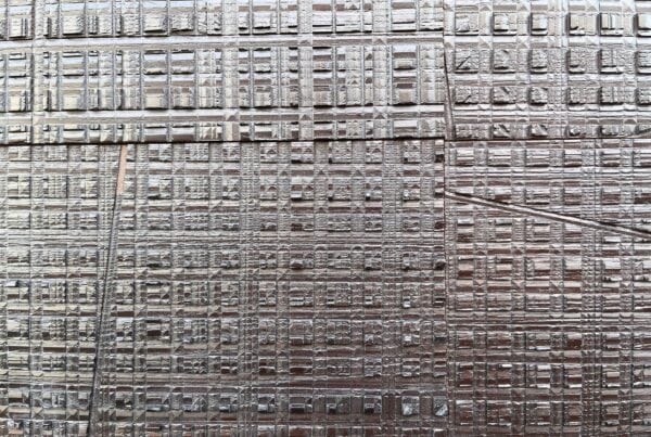 wandpaneele-holz-esche-thermobehandelt-monsoon-wall2