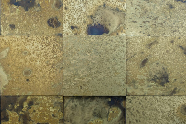 wandpaneele-metall-messing-oxidiert-sudden-impact
