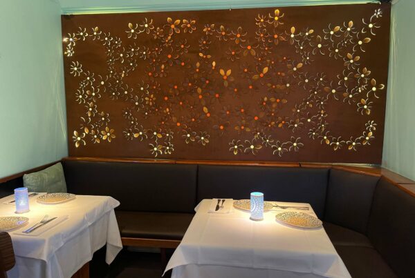 impressionen-wandverkleidung-aus-metall-restaurant-muenchen-4