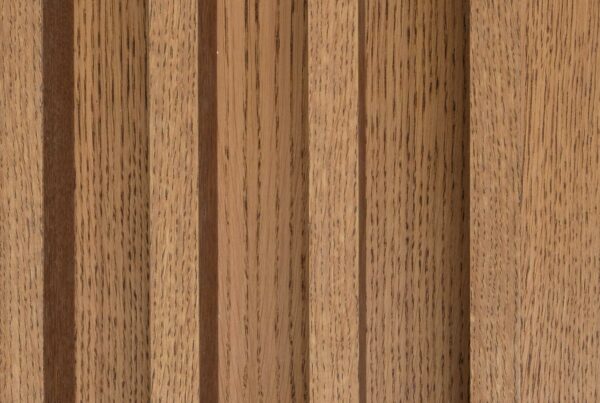 wandpaneele-holz-furnier-zaunkoenig-eiche-dunkel
